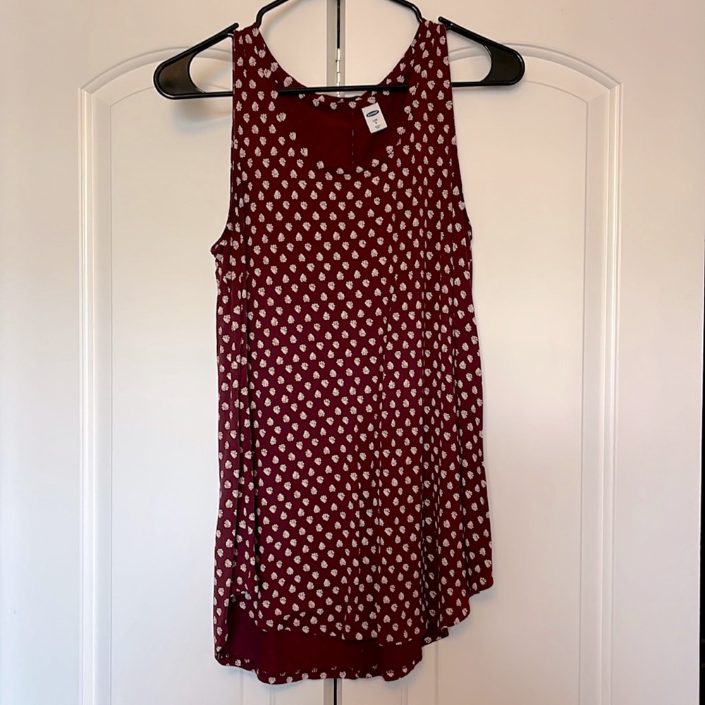 Long maroon tank top with flowers